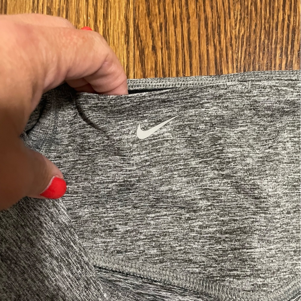 Nike Women's Leggings Gray Black Accents Size Medium, EUC - Picture 3 of 9
